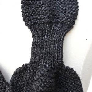 Knitted Scarf - Scarflette - Keyhole Scarf Dark..