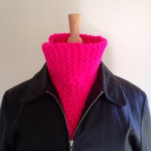 Hand Knit Cowl Scarf - Pink Neckwarmer - Circle..