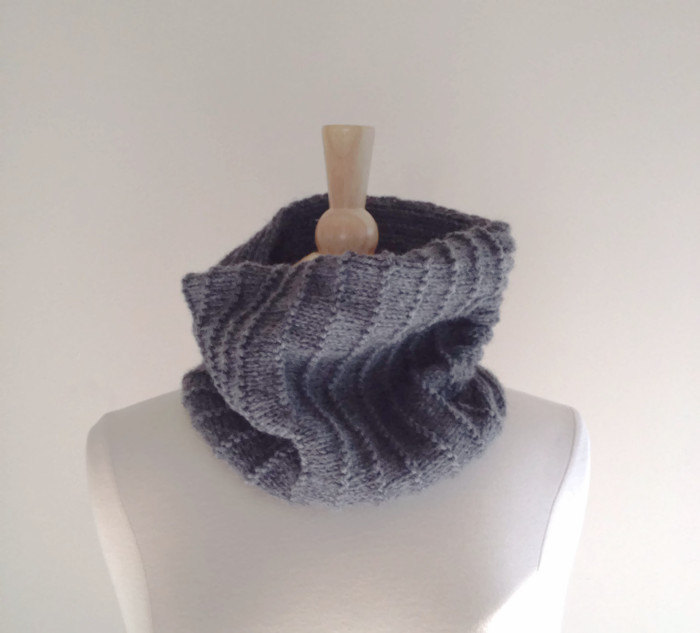 Hand Knit Cowl Scarf - Warm Winter Scarf - Circle Scarf - Men Or Women - Gray Neckwarmer - Wool Blend Yarn